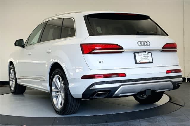 new 2025 Audi Q7 car, priced at $76,055