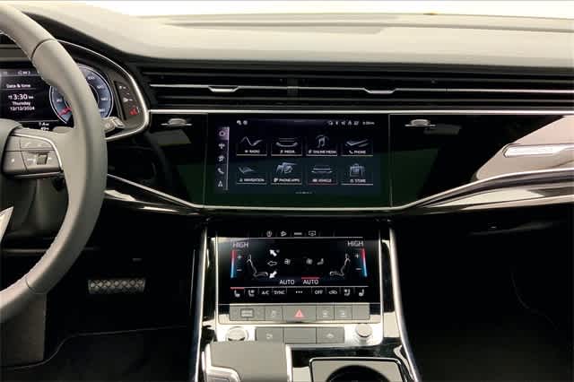 new 2025 Audi Q7 car, priced at $77,880