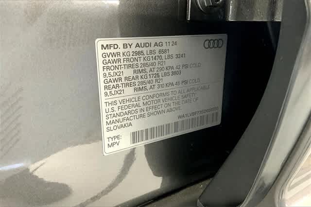 new 2025 Audi Q7 car, priced at $77,880