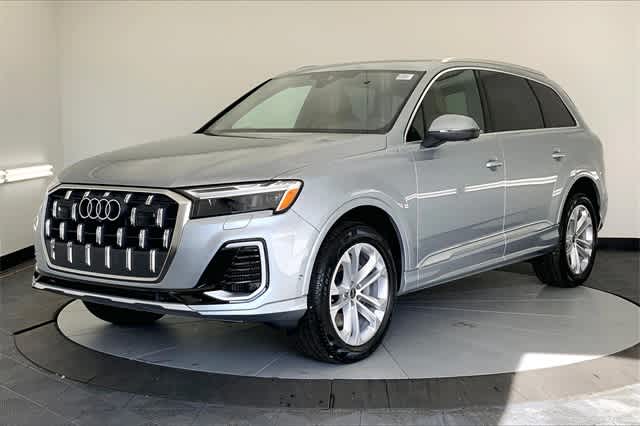 new 2025 Audi Q7 car, priced at $72,585