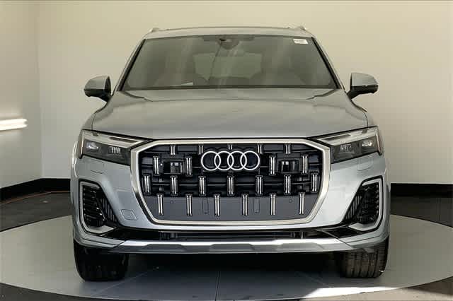 new 2025 Audi Q7 car, priced at $72,585