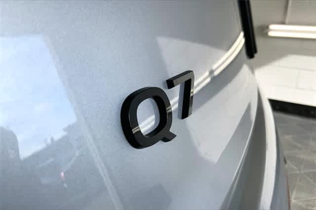 new 2025 Audi Q7 car, priced at $72,585