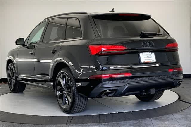 new 2025 Audi Q7 car, priced at $77,880