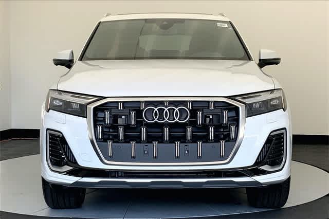 new 2025 Audi Q7 car, priced at $75,930