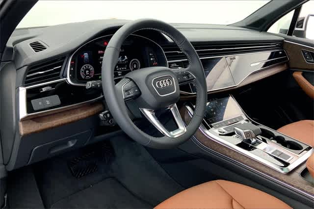 new 2025 Audi Q7 car, priced at $75,930