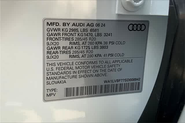 new 2025 Audi Q7 car, priced at $75,930