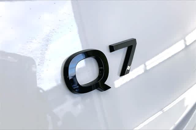 new 2025 Audi Q7 car, priced at $77,880