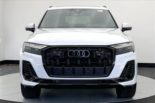 new 2025 Audi Q7 car, priced at $77,880