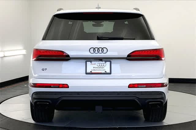 new 2025 Audi Q7 car, priced at $77,880