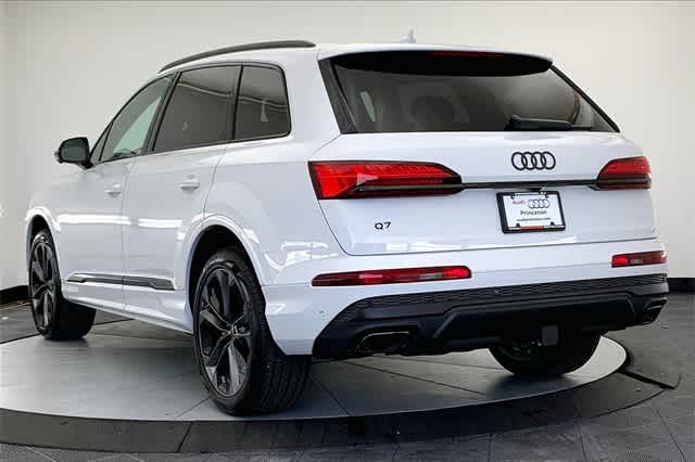 new 2025 Audi Q7 car, priced at $77,880