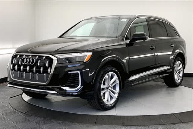 new 2025 Audi Q7 car, priced at $75,635