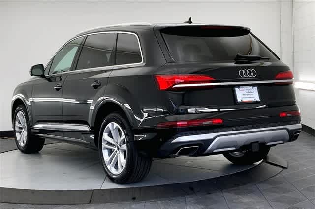 new 2025 Audi Q7 car, priced at $75,635