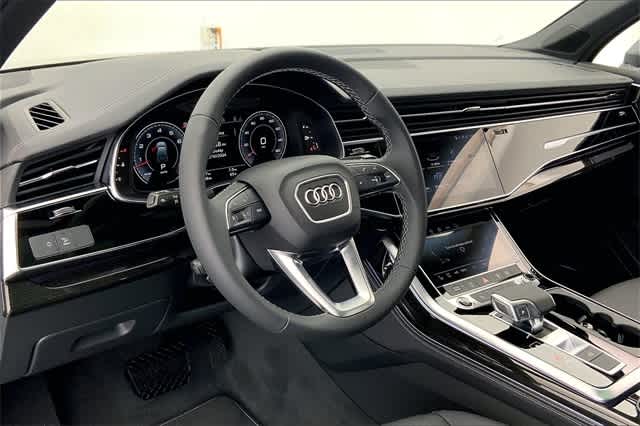 new 2025 Audi Q7 car, priced at $75,800