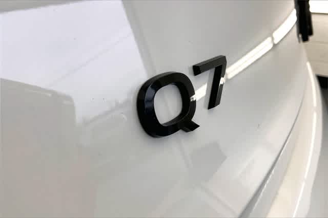 new 2025 Audi Q7 car, priced at $75,635