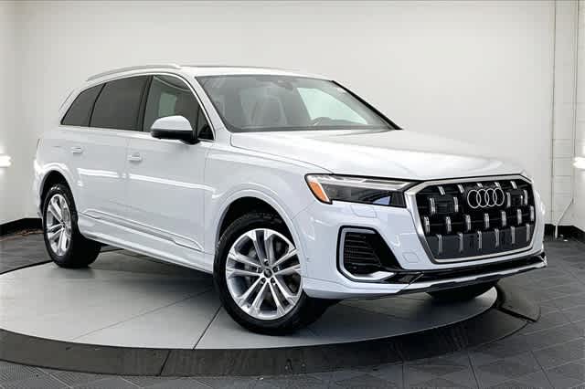 new 2025 Audi Q7 car, priced at $75,635