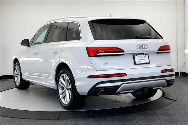 new 2025 Audi Q7 car, priced at $75,635