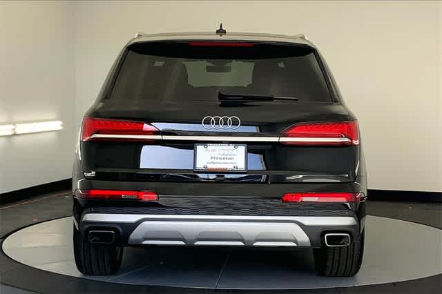 new 2025 Audi Q7 car, priced at $72,880