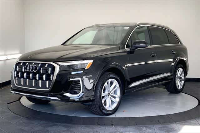 new 2025 Audi Q7 car, priced at $72,880