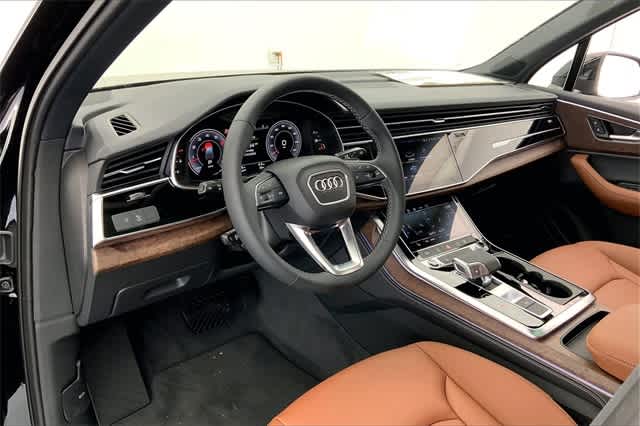 new 2025 Audi Q7 car, priced at $72,880