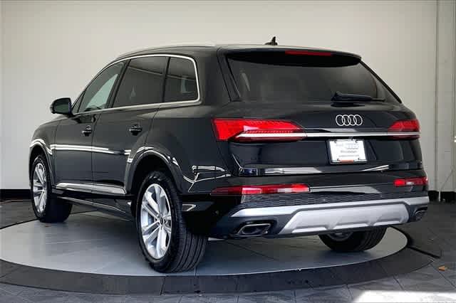 new 2025 Audi Q7 car, priced at $72,880