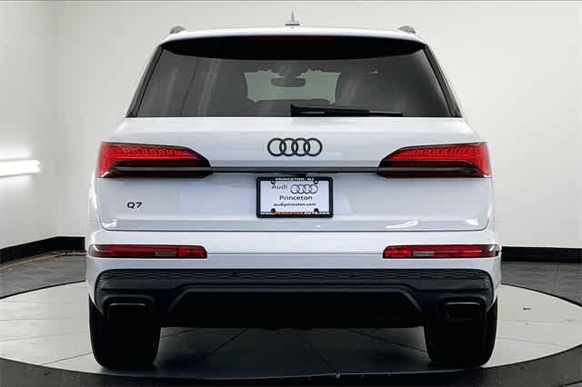 new 2025 Audi Q7 car, priced at $74,700