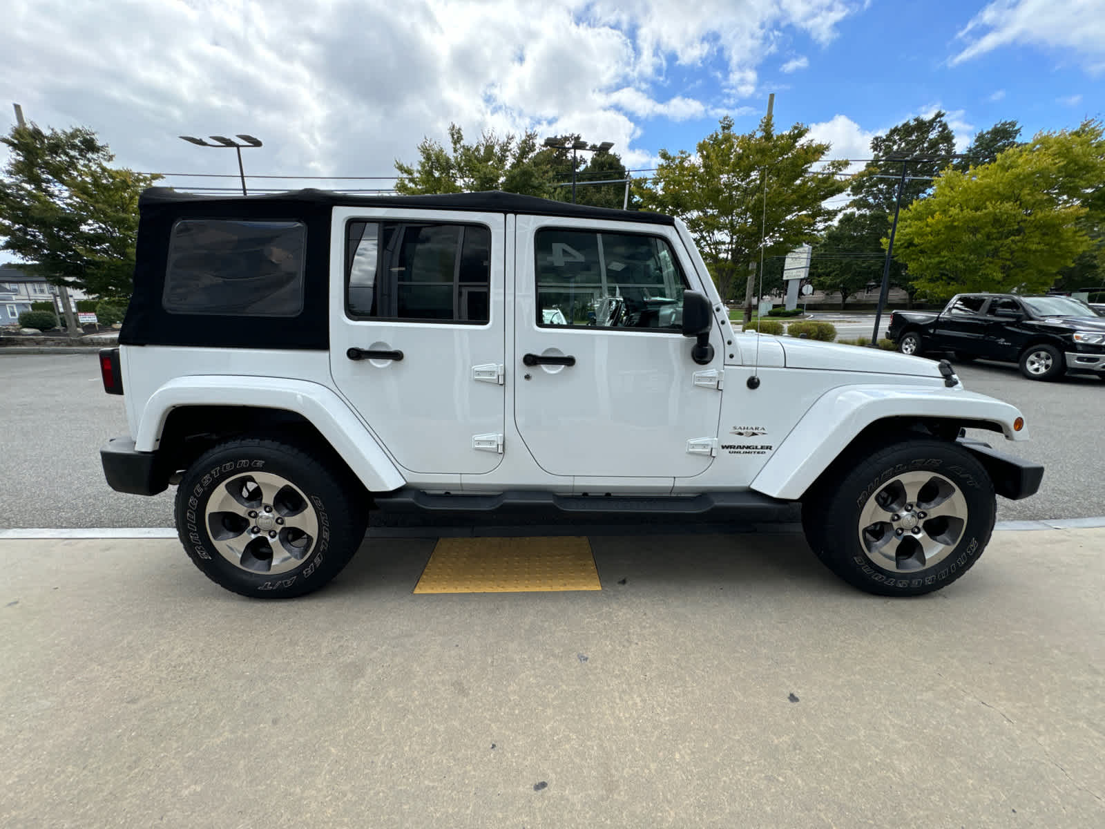 used 2017 Jeep Wrangler Unlimited car, priced at $26,400