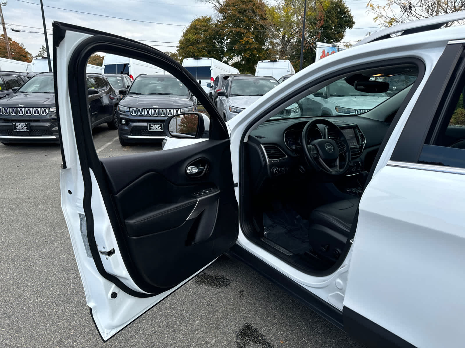 used 2021 Jeep Cherokee car, priced at $24,400