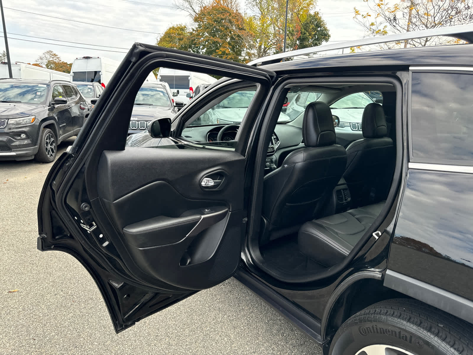 used 2021 Jeep Cherokee car, priced at $22,900