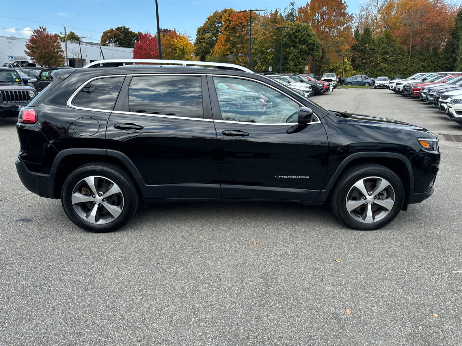 used 2021 Jeep Cherokee car, priced at $22,900