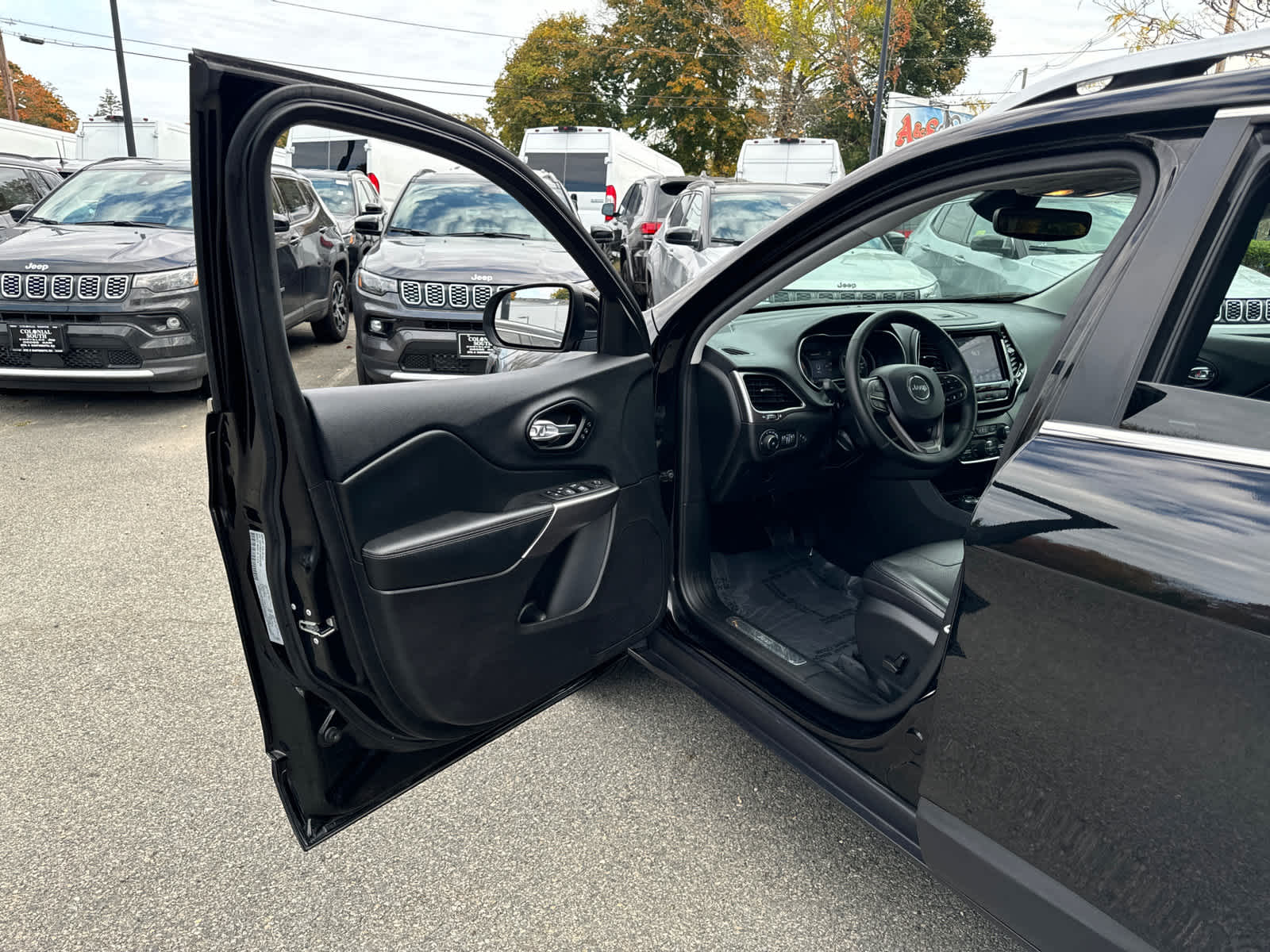 used 2021 Jeep Cherokee car, priced at $22,900