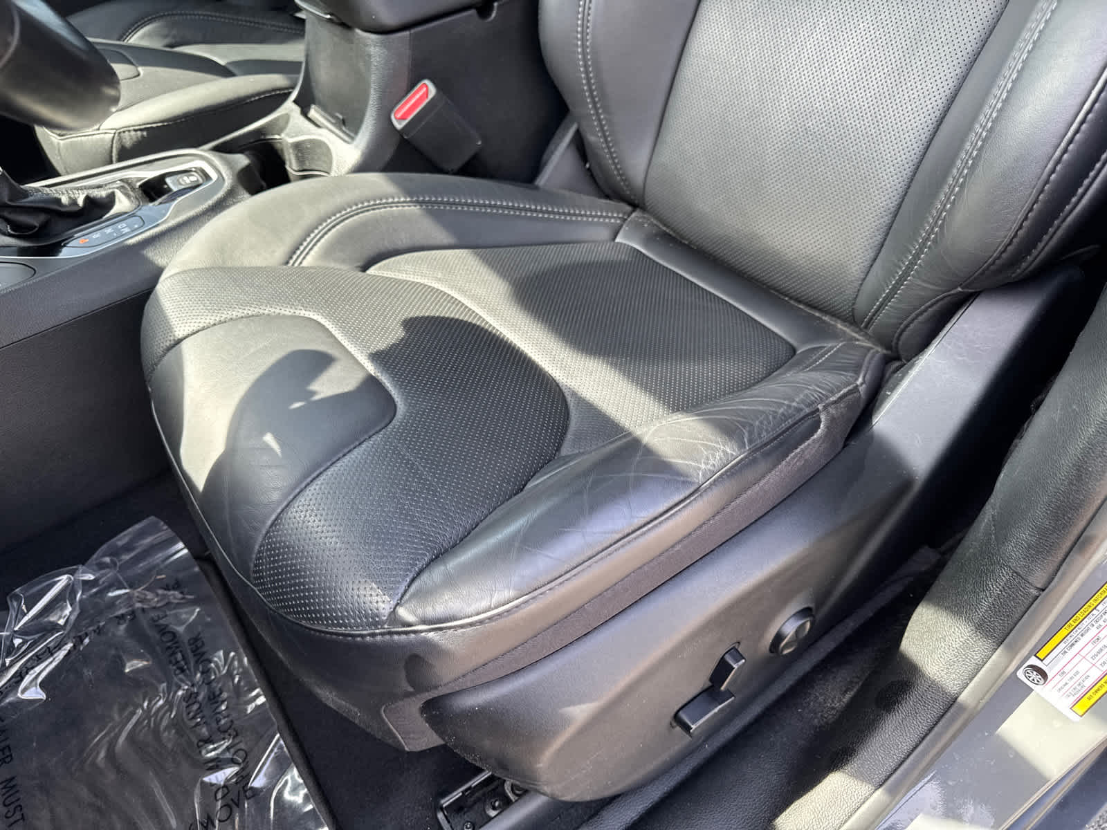 used 2021 Jeep Cherokee car, priced at $24,984