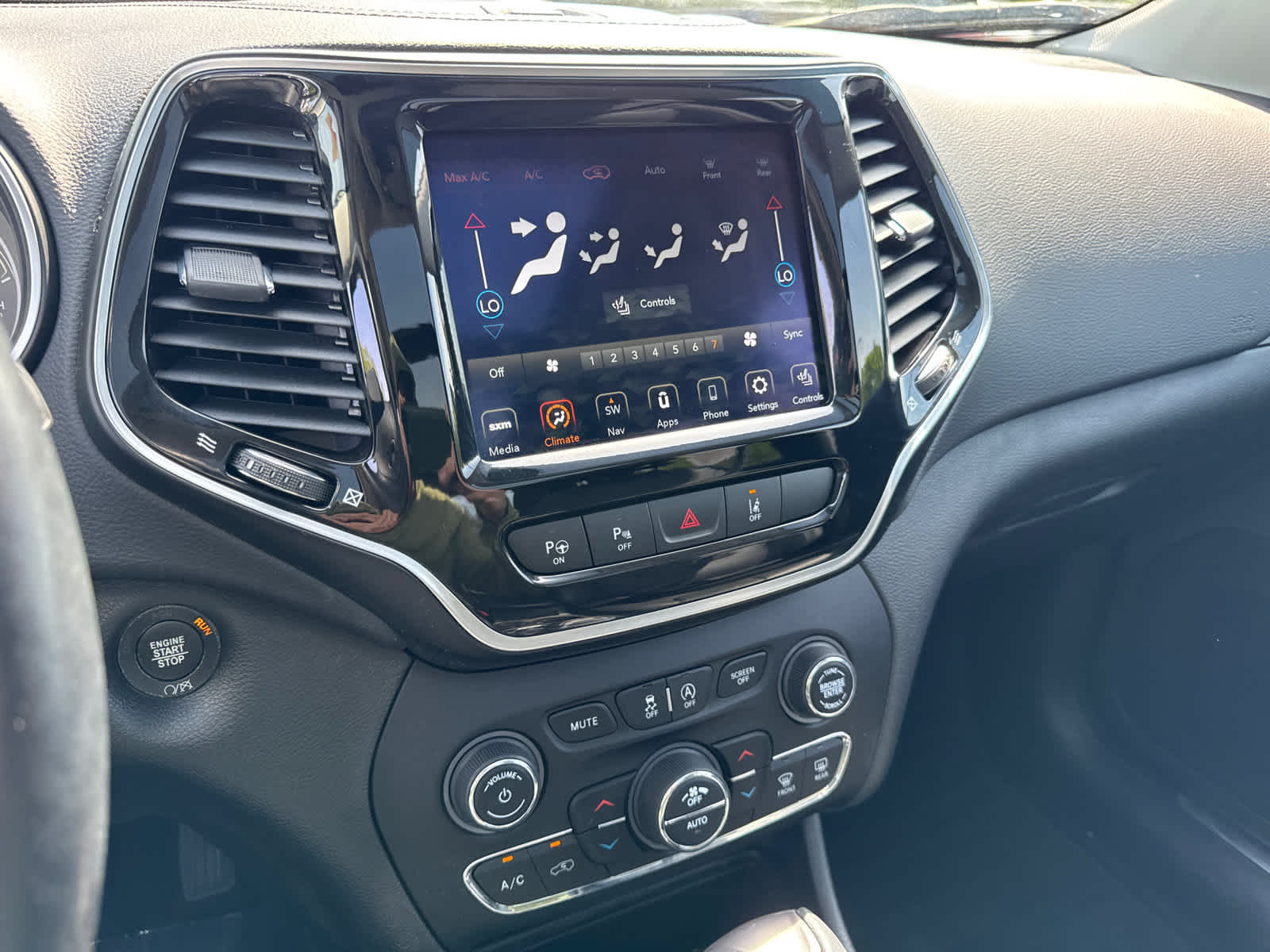 used 2021 Jeep Cherokee car, priced at $24,984