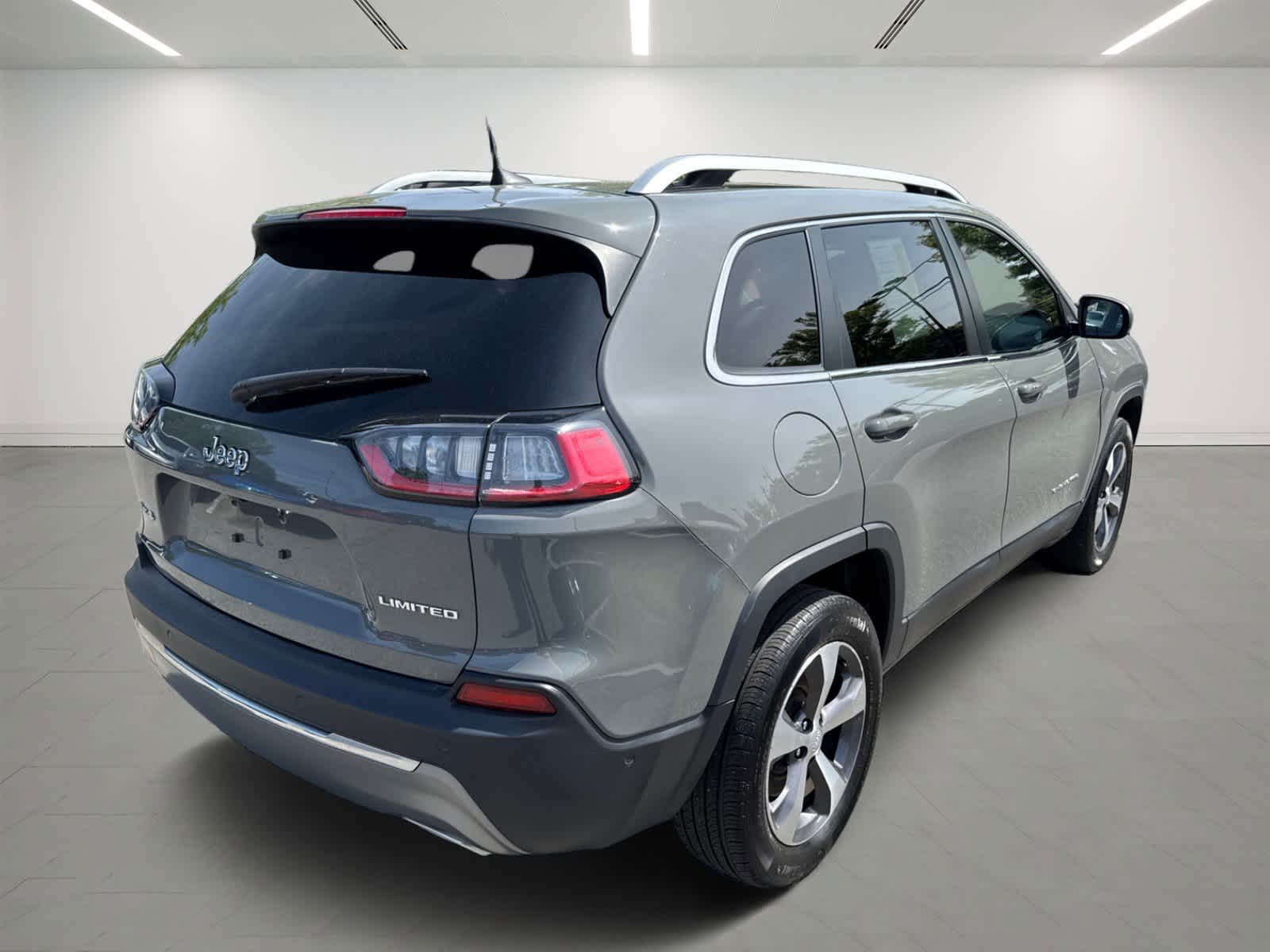 used 2021 Jeep Cherokee car, priced at $24,984