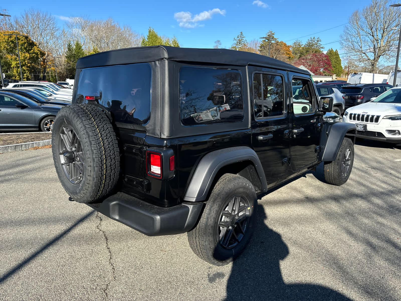 new 2025 Jeep Wrangler car, priced at $47,645