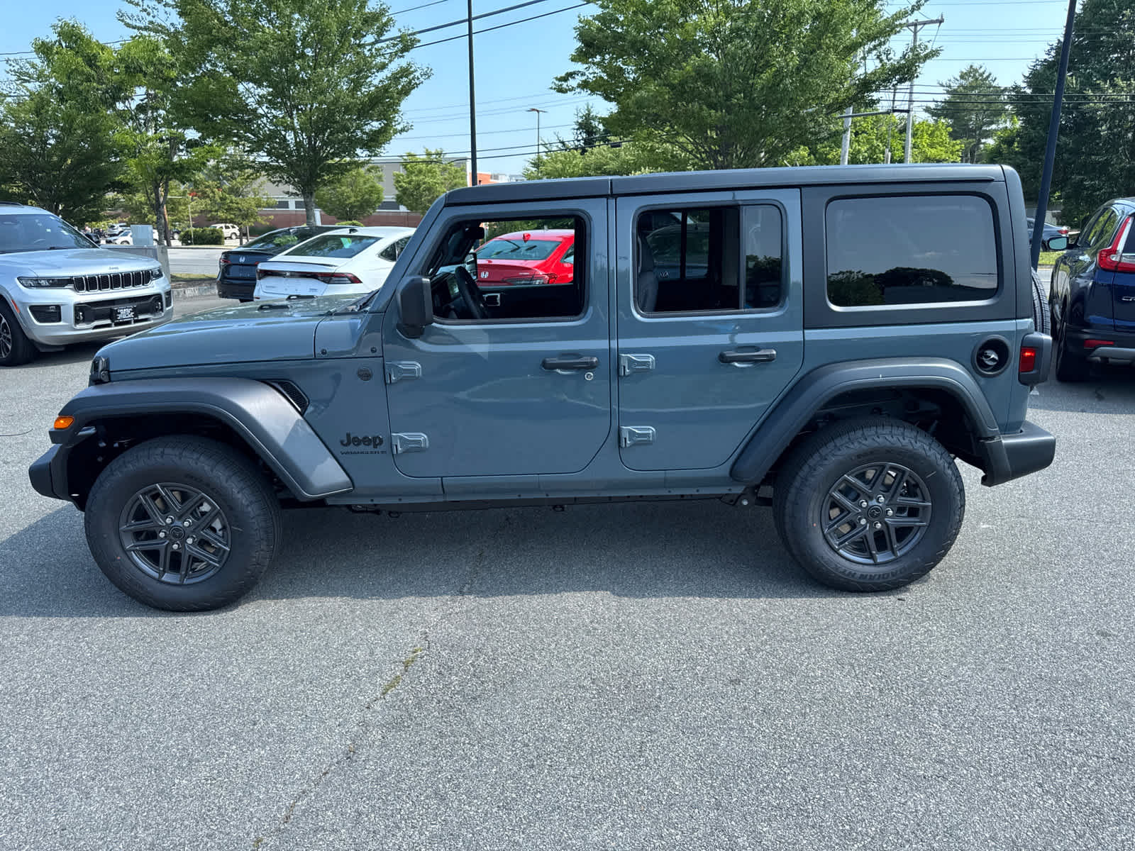 new 2025 Jeep Wrangler car, priced at $39,716