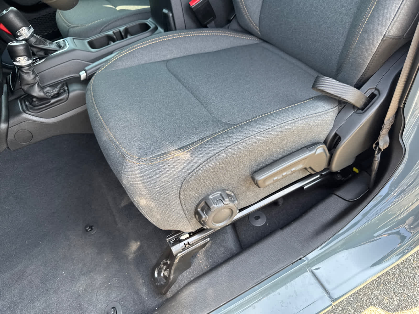 new 2025 Jeep Wrangler car, priced at $39,716