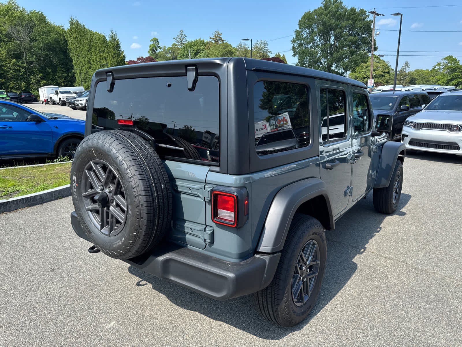 new 2025 Jeep Wrangler car, priced at $39,716