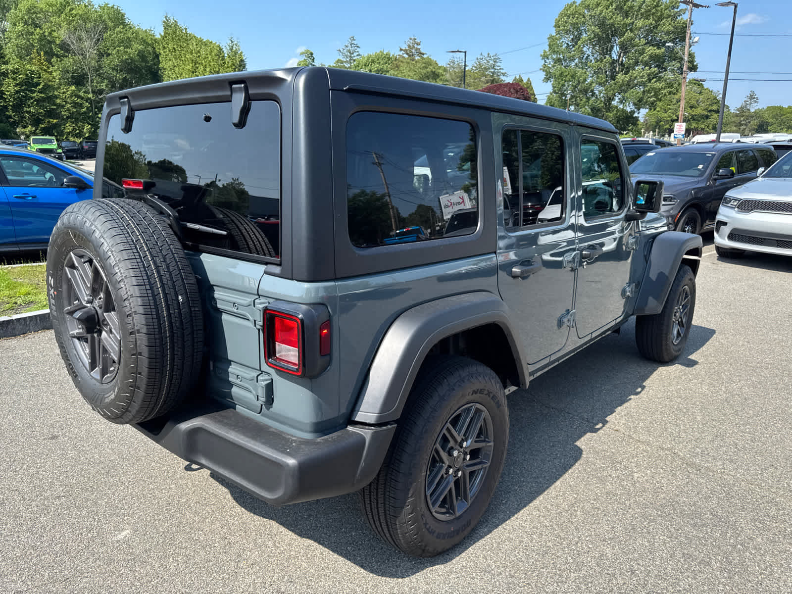 new 2025 Jeep Wrangler car, priced at $39,716