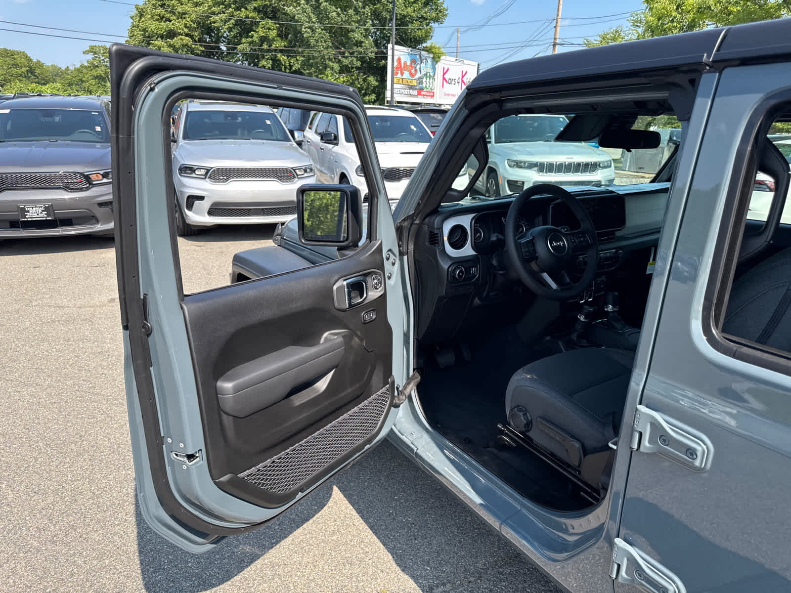 new 2025 Jeep Wrangler car, priced at $39,716