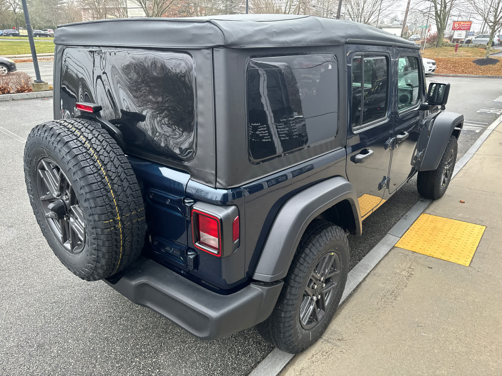 new 2025 Jeep Wrangler car, priced at $40,134