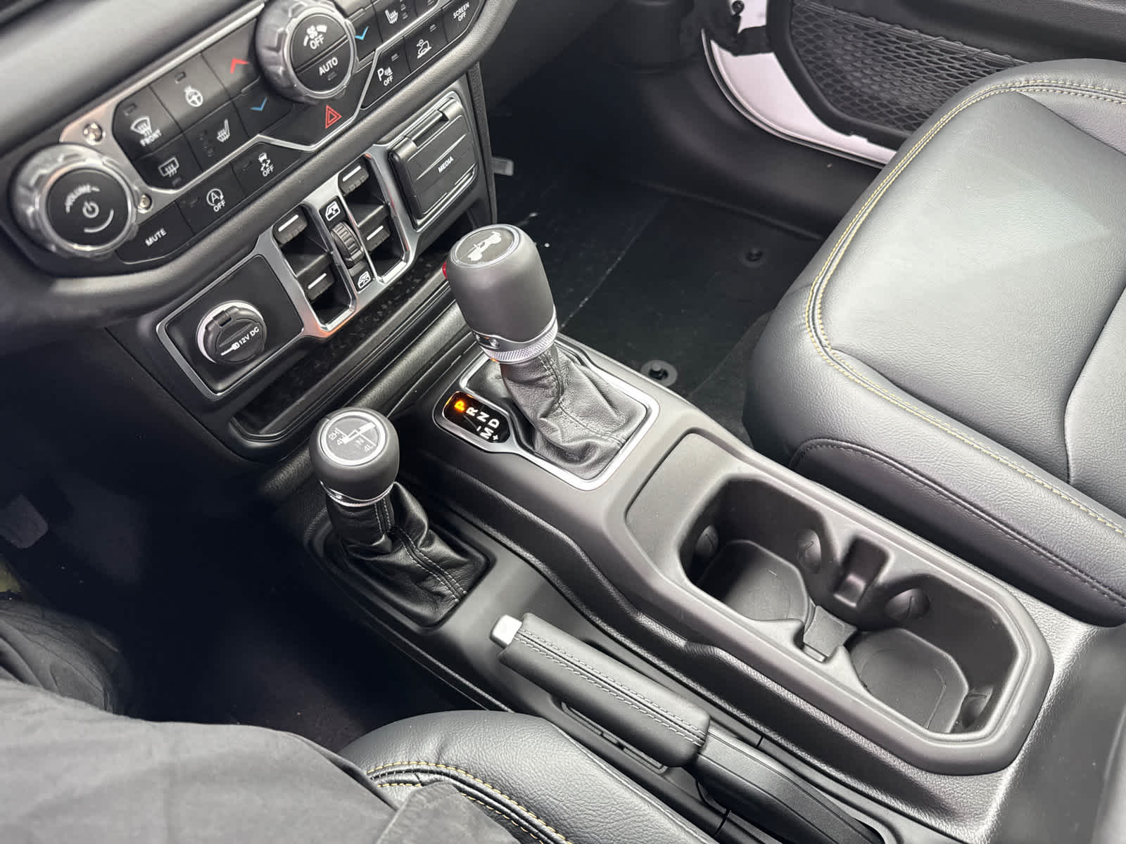 new 2025 Jeep Wrangler car, priced at $53,477