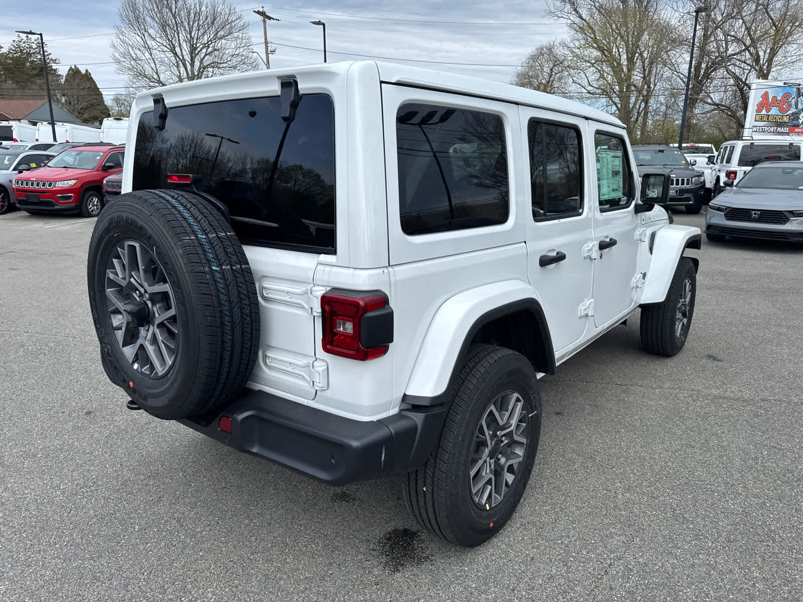 new 2025 Jeep Wrangler car, priced at $53,477