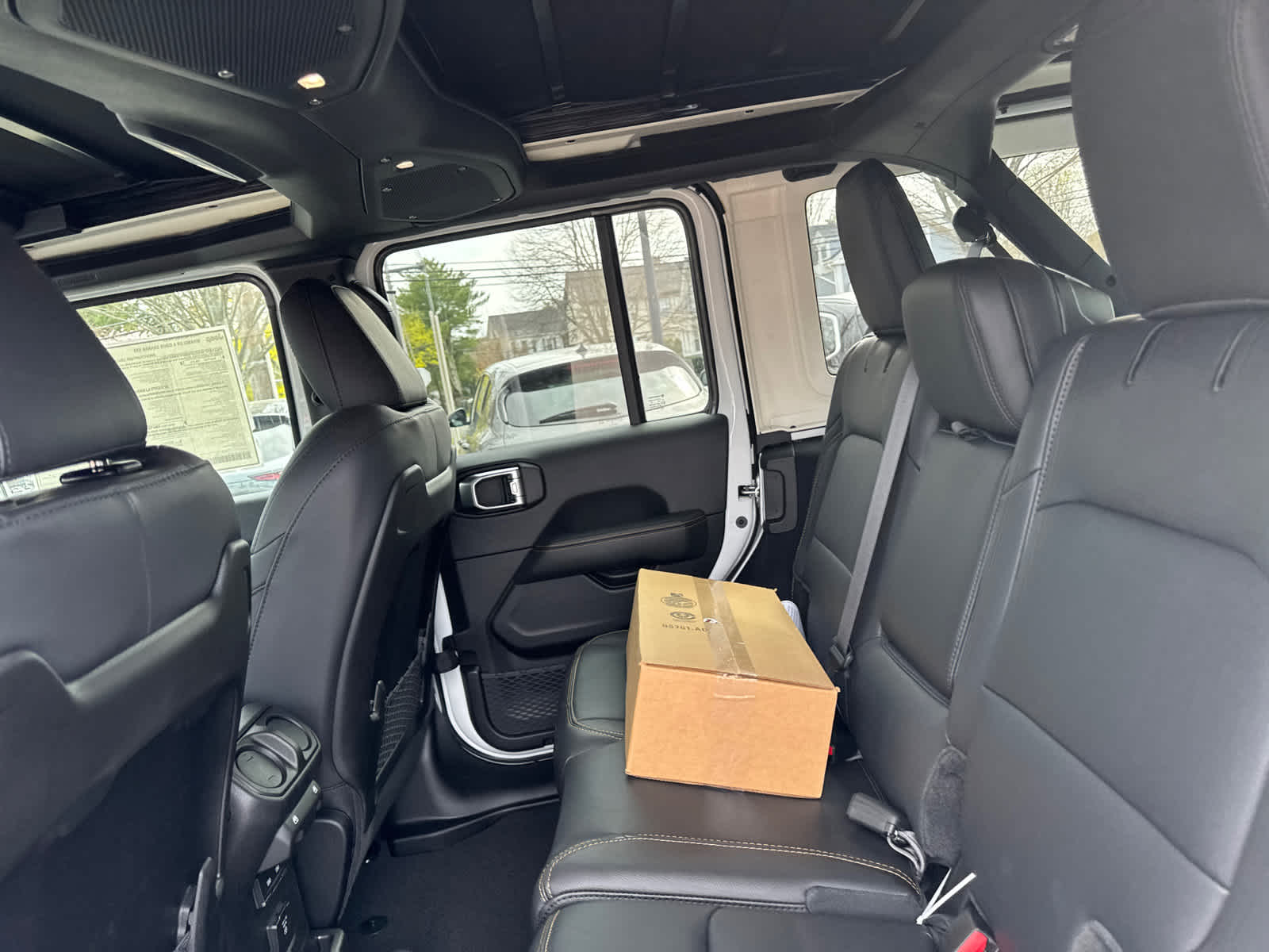 new 2025 Jeep Wrangler car, priced at $53,477