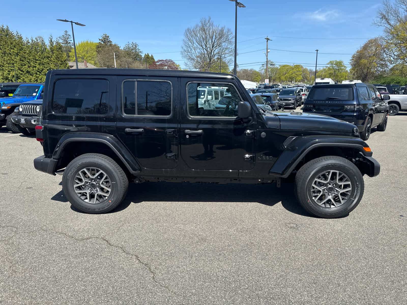 new 2025 Jeep Wrangler car, priced at $48,599