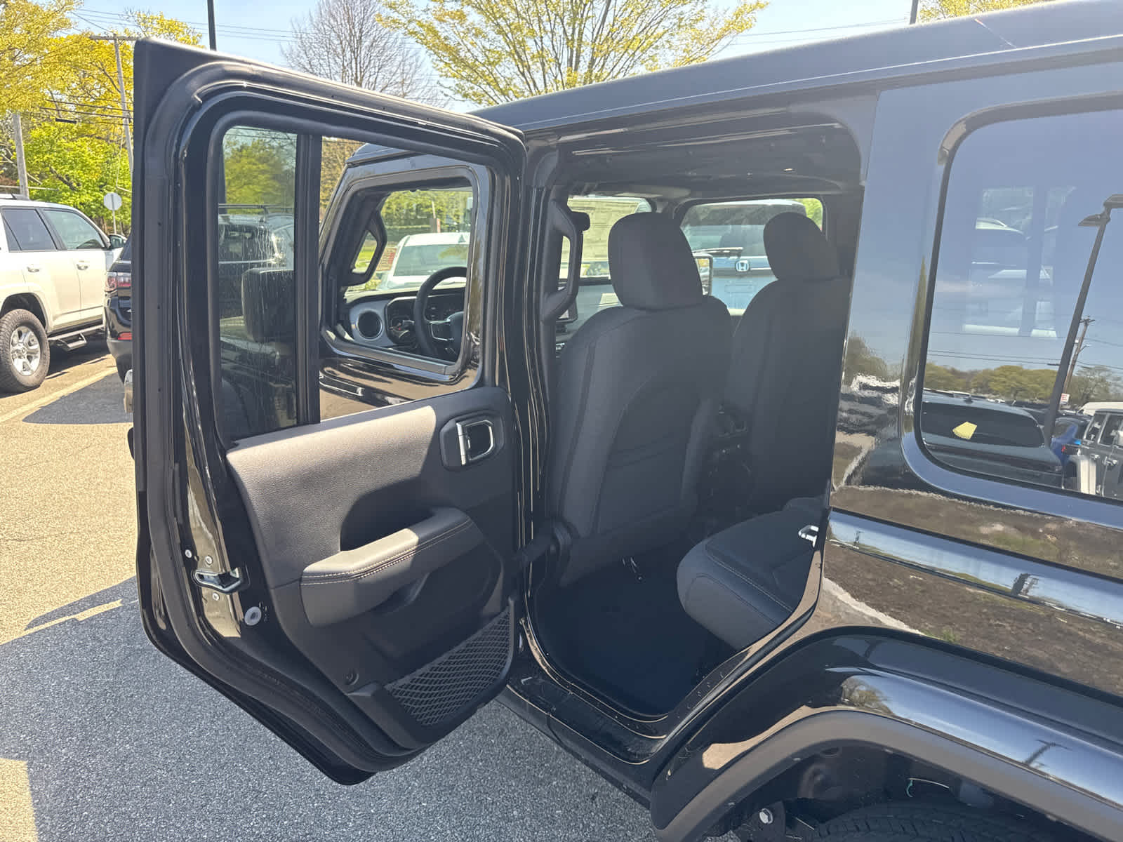 new 2025 Jeep Wrangler car, priced at $48,599