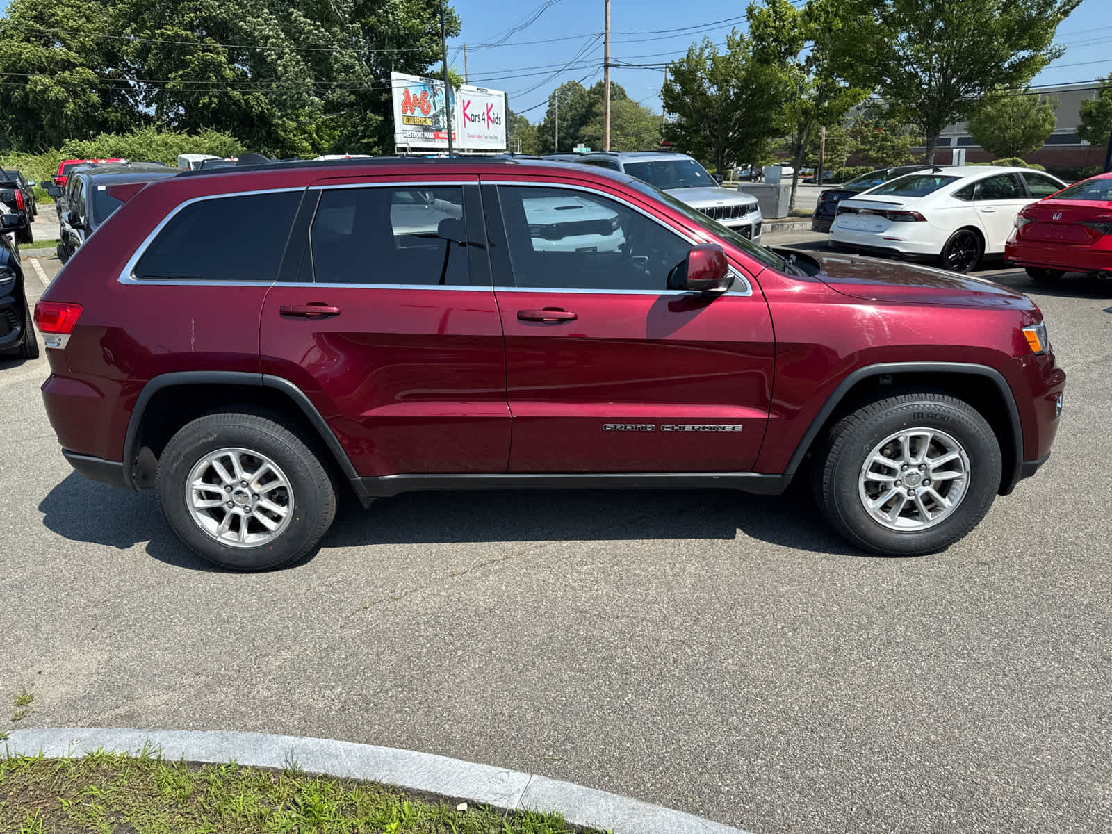 used 2018 Jeep Grand Cherokee car, priced at $16,200