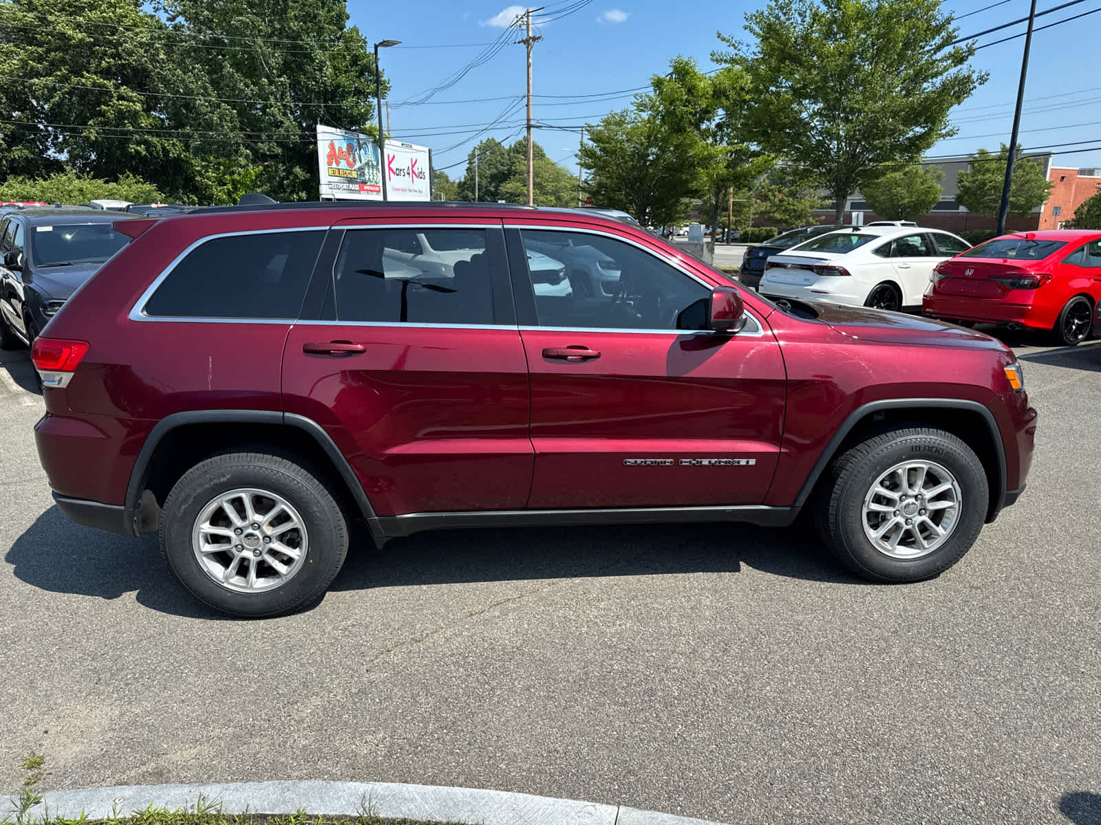 used 2018 Jeep Grand Cherokee car, priced at $16,200