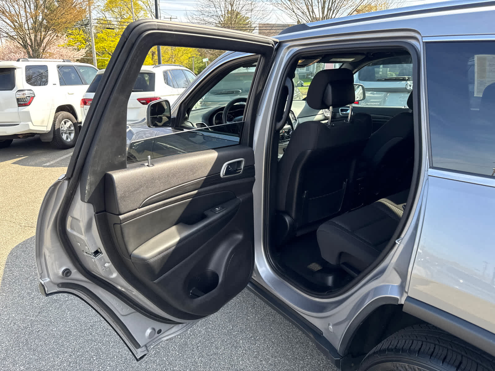 used 2021 Jeep Grand Cherokee car, priced at $20,999
