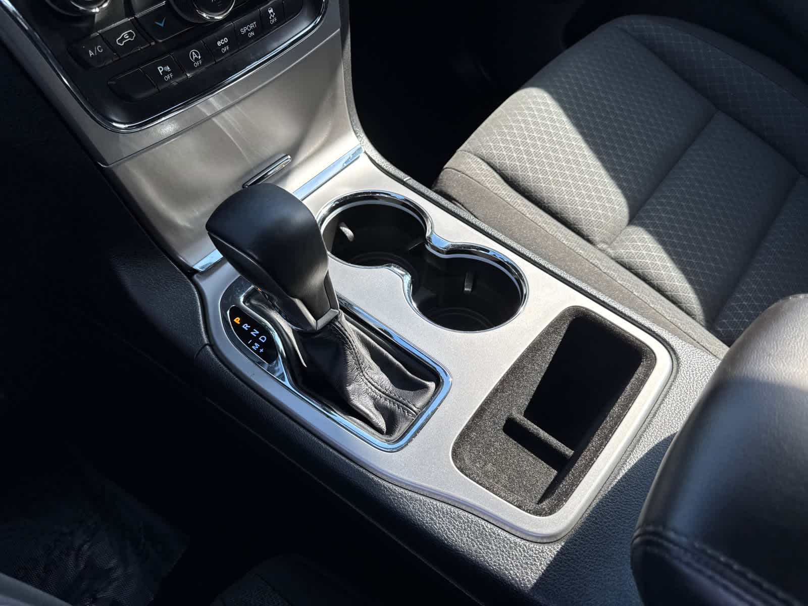 used 2021 Jeep Grand Cherokee car, priced at $20,999