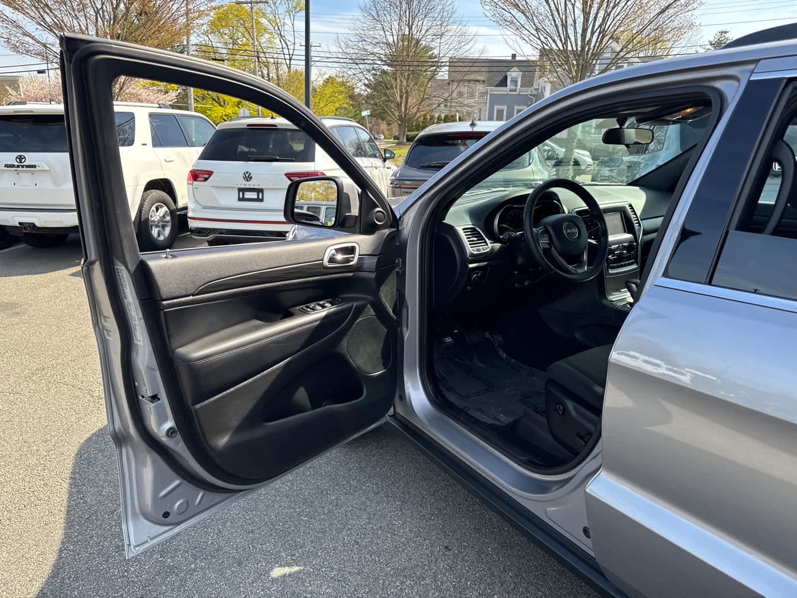 used 2021 Jeep Grand Cherokee car, priced at $20,999